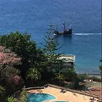 Sunny Bayhill With Swimming Pool Appartamento Funchal (Madeira)