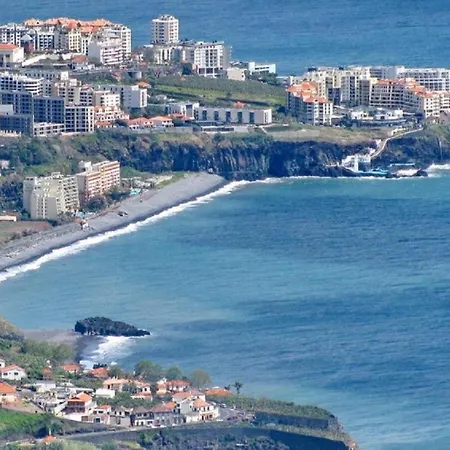 Sunny Bayhill With Swimming Pool *