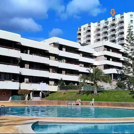 Sunny Bayhill With Swimming Pool Apartment