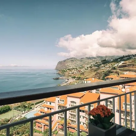 Sunny Bayhill With Swimming Pool * Funchal (Madeira)