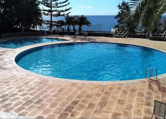 Sunny Bayhill With Swimming Pool Apartament *